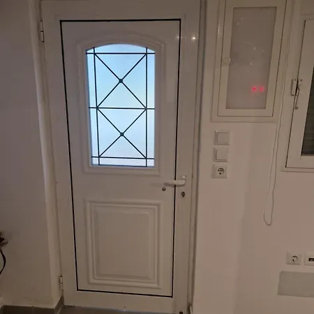 Small Anna&sofos Apartment *